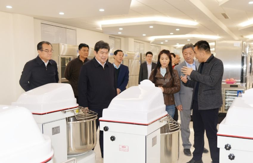 市委常委、統(tǒng)戰(zhàn)部部長(zhǎng)李家良陪同客人到濱州市(圖4)